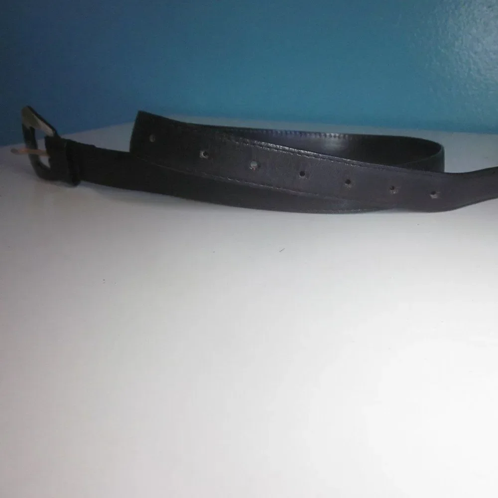 Vintage Italian Leather Belt  25